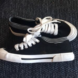 American eagle sneakers